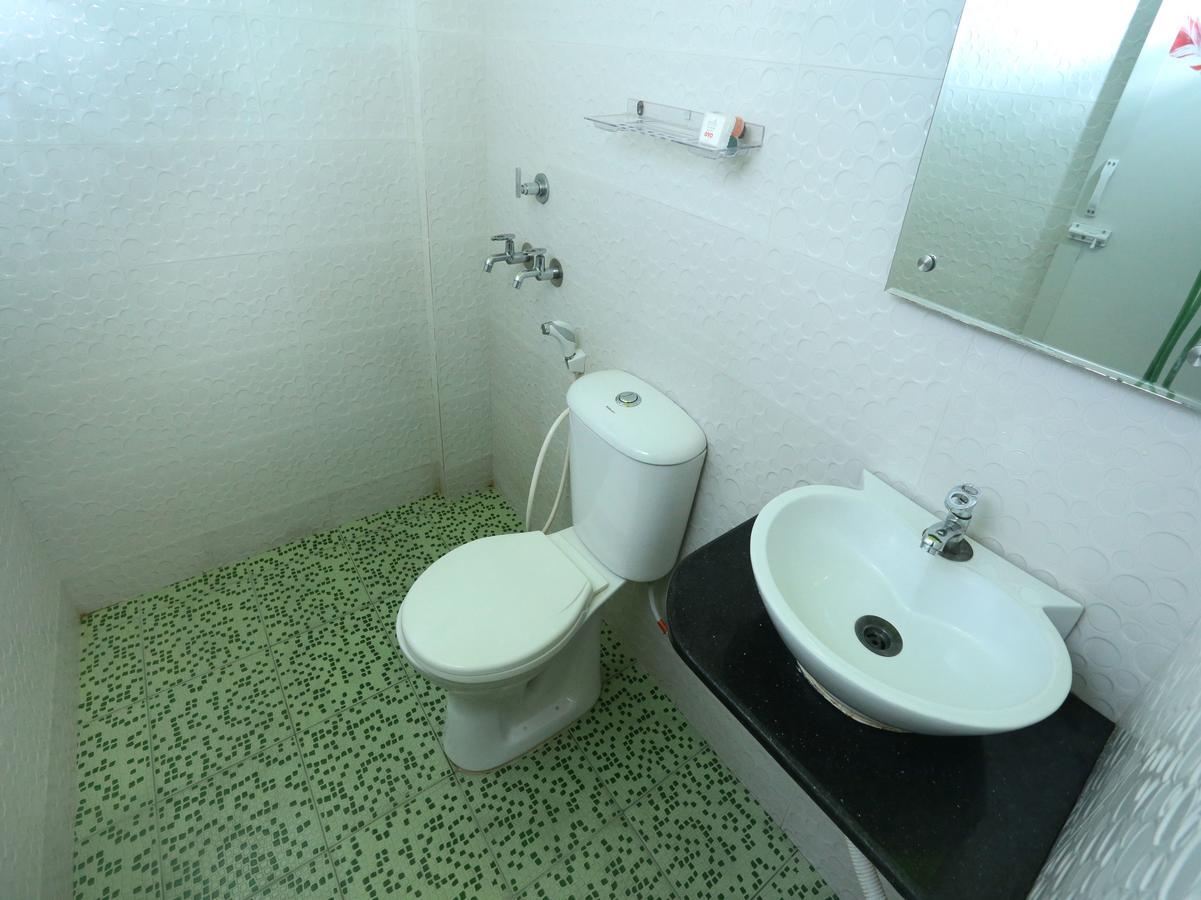 Oyo 9557 Near Kims Hospital Otel Thiruvananthapuram Dış mekan fotoğraf