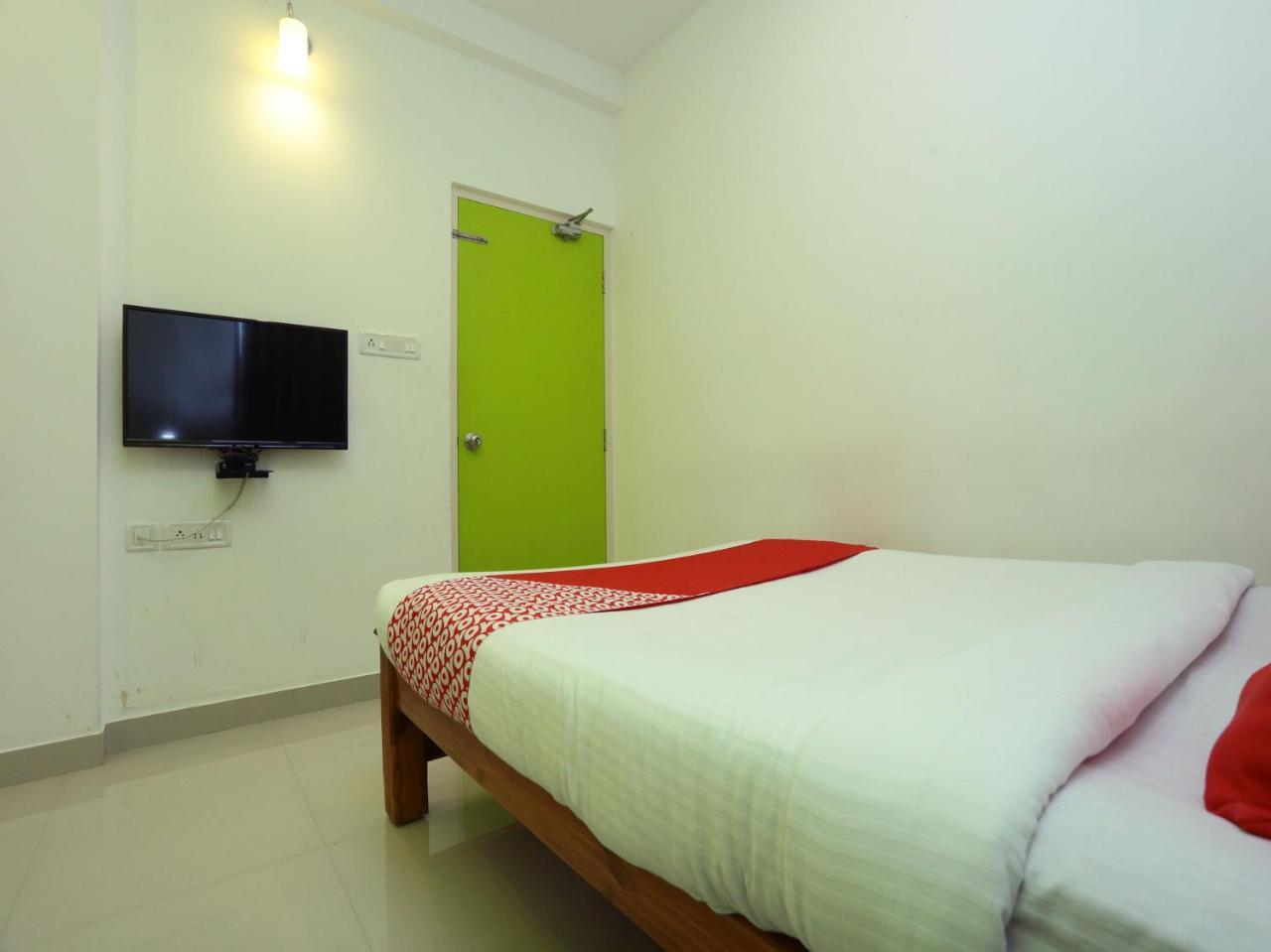 Oyo 9557 Near Kims Hospital Otel Thiruvananthapuram Dış mekan fotoğraf