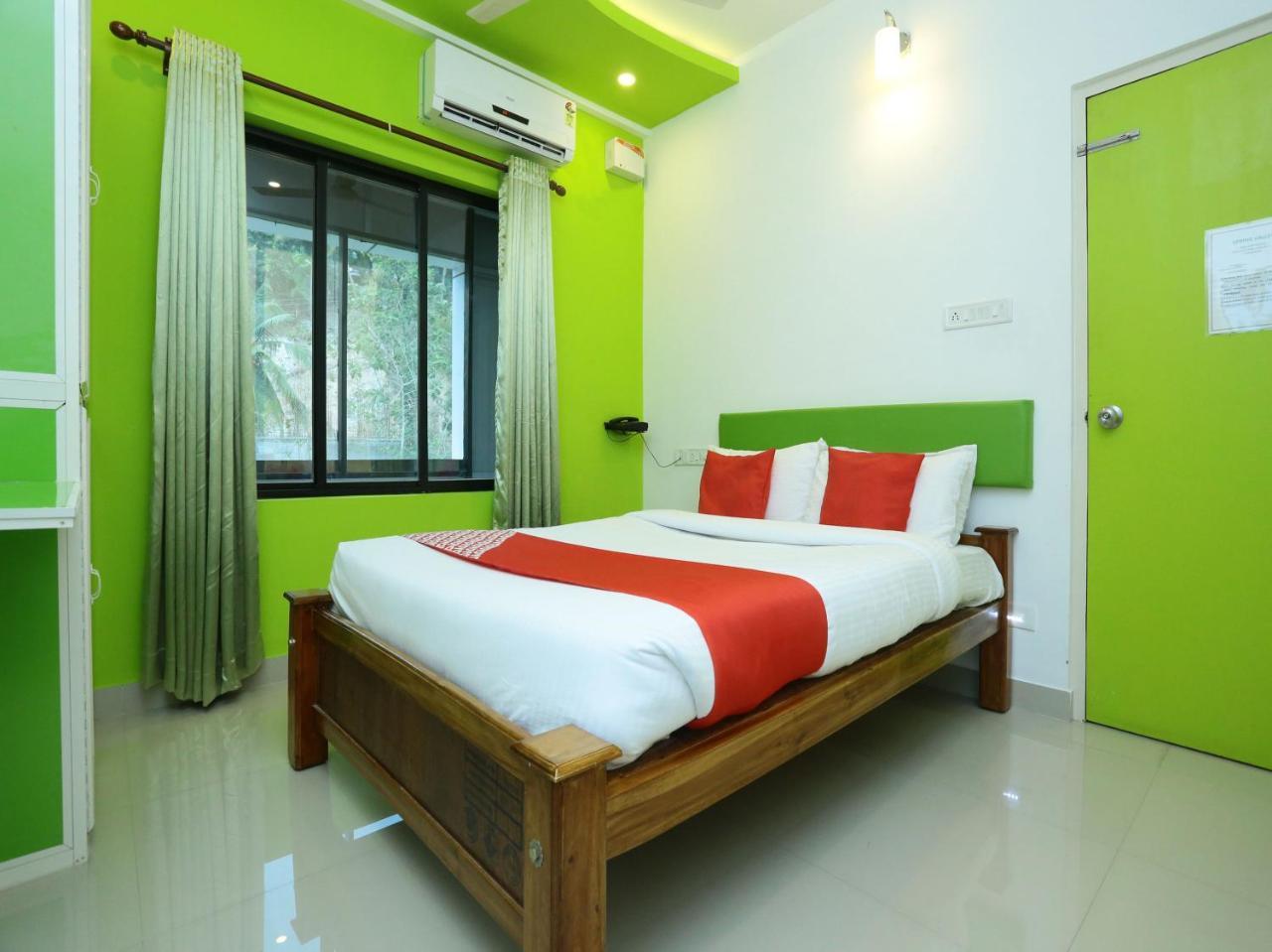 Oyo 9557 Near Kims Hospital Otel Thiruvananthapuram Dış mekan fotoğraf