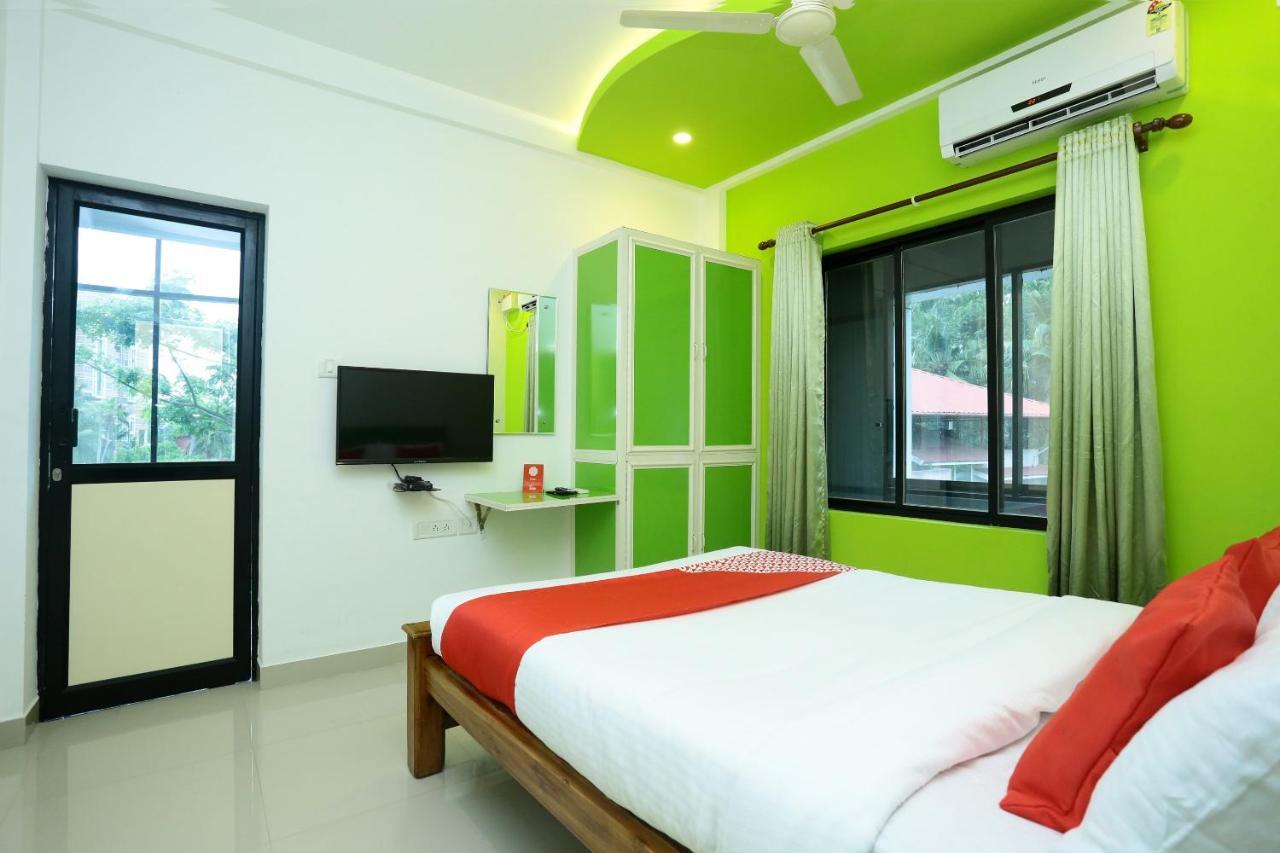 Oyo 9557 Near Kims Hospital Otel Thiruvananthapuram Dış mekan fotoğraf