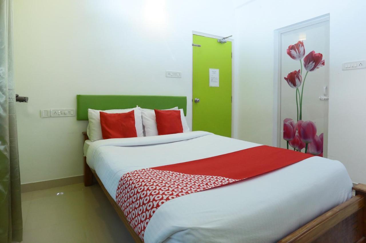 Oyo 9557 Near Kims Hospital Otel Thiruvananthapuram Dış mekan fotoğraf
