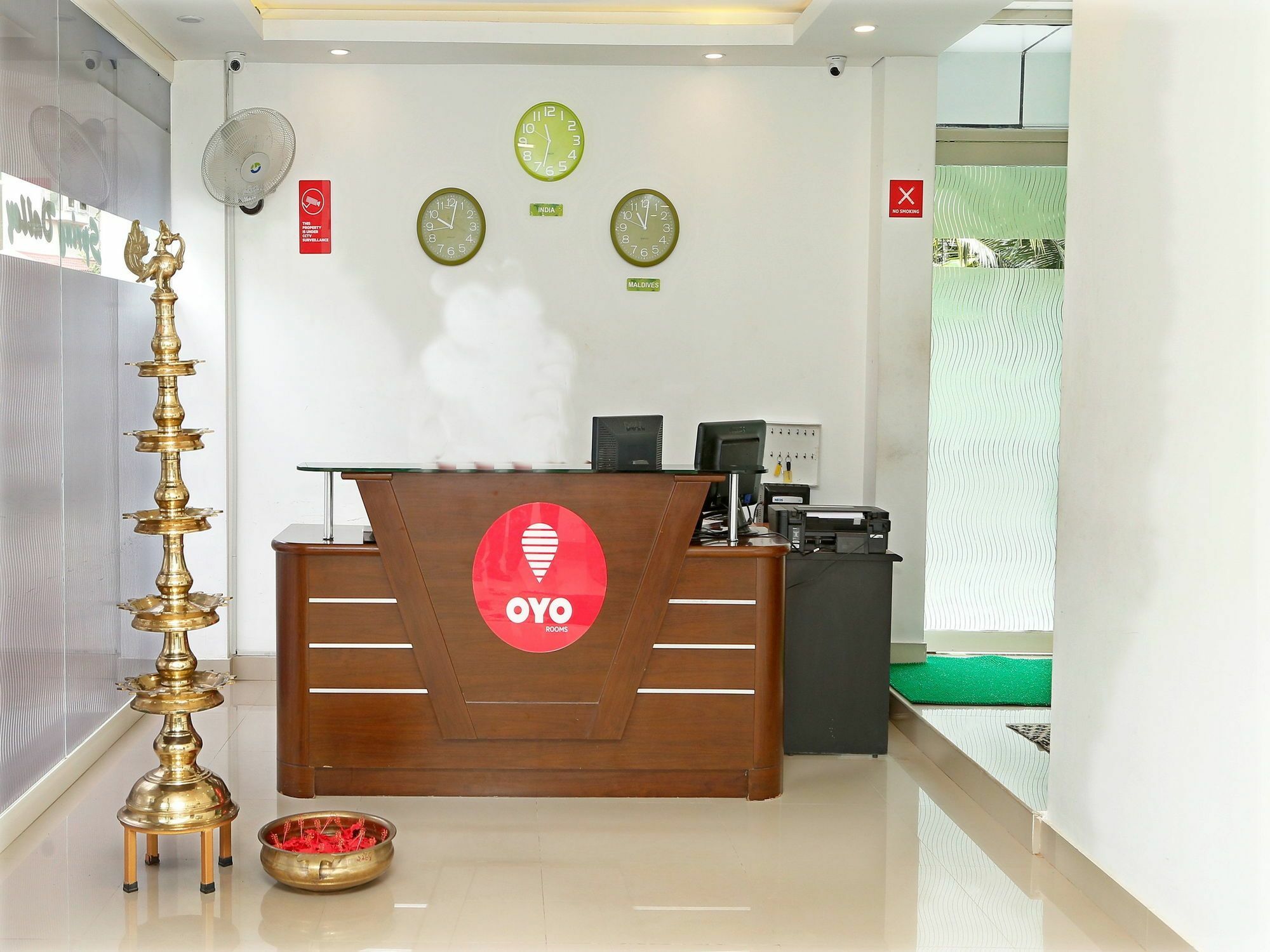Oyo 9557 Near Kims Hospital Otel Thiruvananthapuram Dış mekan fotoğraf